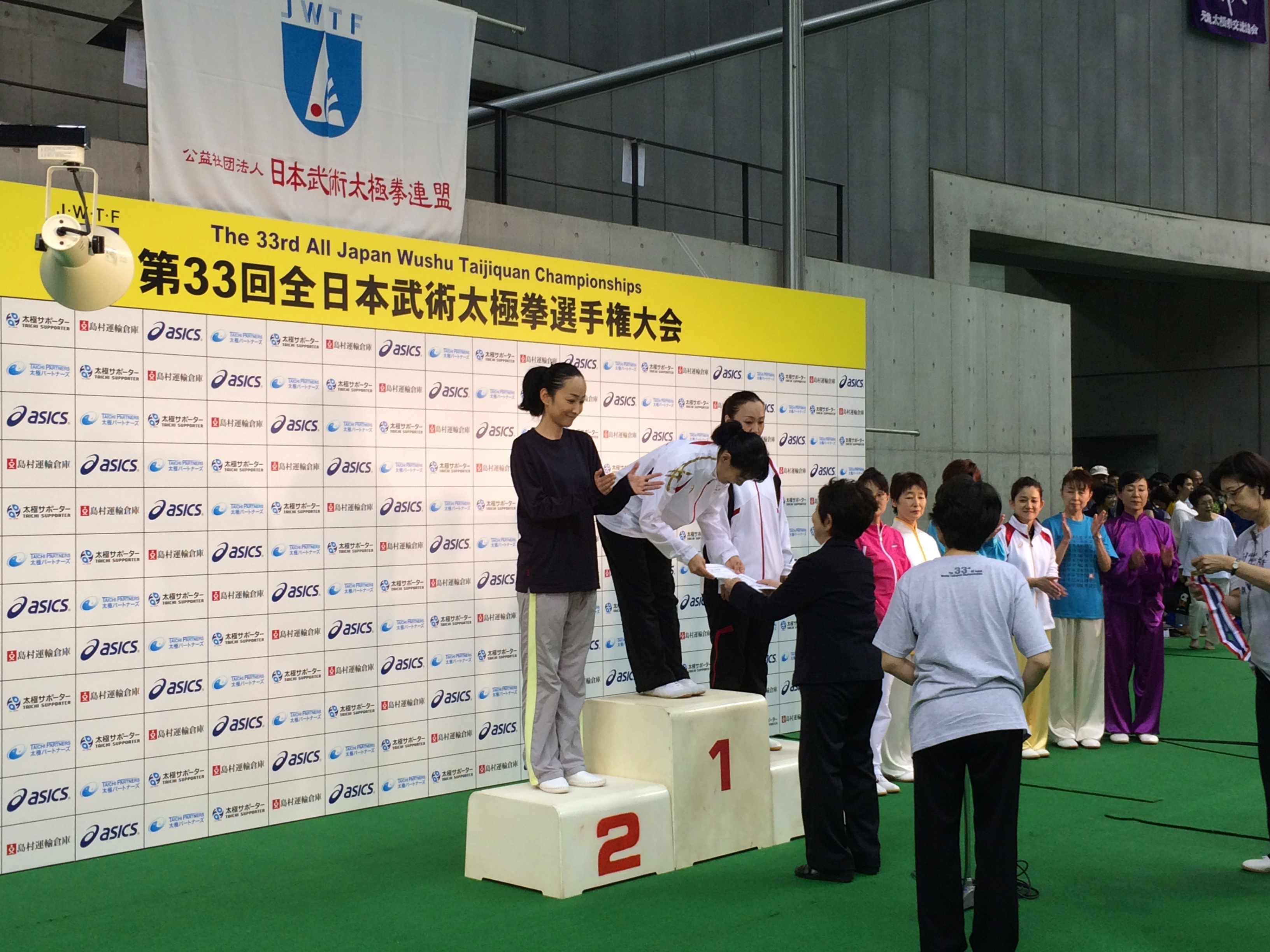 マリ先生表彰台